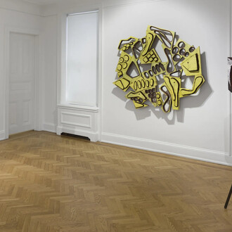 Mel Kendrick, Tilt, exhibition view. Courtesy of David Nolan Gallery