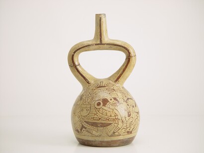 Huaco de la cultura Moche (Perú) con dibujo del hombre pallar. Museo Larco, Lima, Perú. ML002360