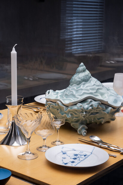 Various artists, Little table, cover thyself! Exhibition view. Courtesy of Designmuseum Danmark