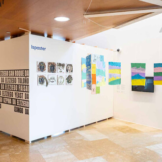 Aprendiendo a través del arte, vista de exhibición. Cortesía del Museo Guggenheim Bilbao
