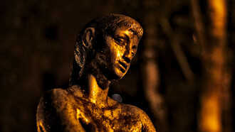 Mujer y lágrimas. 500px foto, atribución de "Creative Commons"