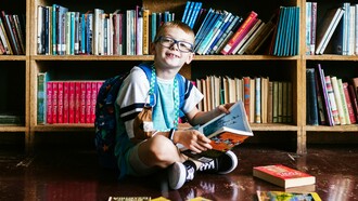 Precisamos de olhar para as bibliotecas modernas, como lugares de leitura, descanso, aprendizado, busca de informação qualificada, lugares de encontro entre pessoas, mas também como espaços onde o humor e a diversão são parte intrínseca para a atração de público, ou para a divulgação dos seus conteúdos