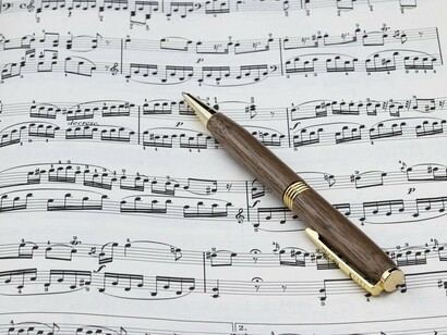 Uno spartito musicale. La creatività è sinonimo di improvvisazione?
