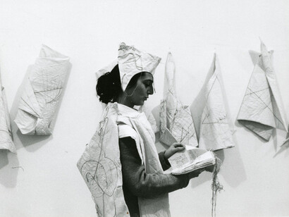 Maria Lai, Co’l ciel la terra, 1986. Courtesy of Fondazione Pistoia Musei