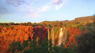 Al-Magreb es una región del norte de África situada entre el mar Mediterráneo, el desierto del Sáhara y el océano Atlántico. Comprende principalmente Marruecos, Argelia, Túnez, Libia y Mauritania, incluyendo el territorio del Sáhara Occidental. Se conoce como la "zona del poniente" del mundo árabe y es una zona estratégica clave por su proximidad a Europa. MD.Boualam Atlas of Morocco Ouzoud