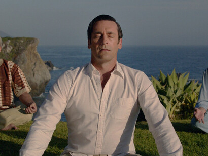 Jon Hamm en Mad Men (2007). En el nuevo contexto tecnológico, las series de televisión, con un formato y enfoque diferente, comenzaron a ganar terreno sobre las telenovelas