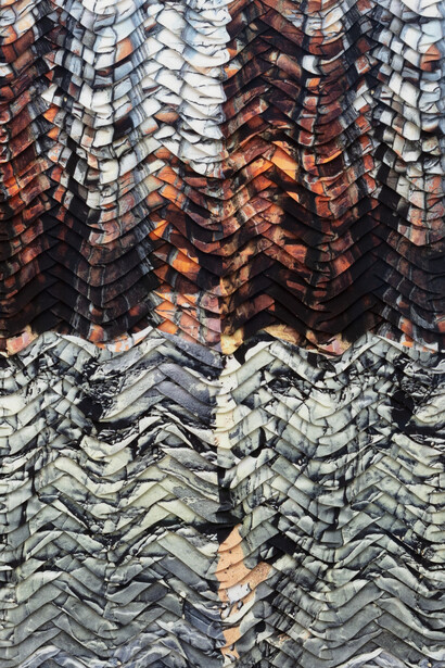 Alice Channer, Soft sediment deformation, four bodies (crop circle), 2020. Courtesy of Sutton Gallery