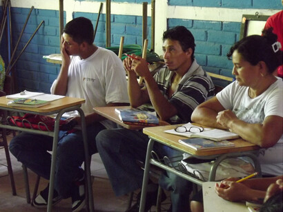 Volver a clase para aprender a leer y escribir