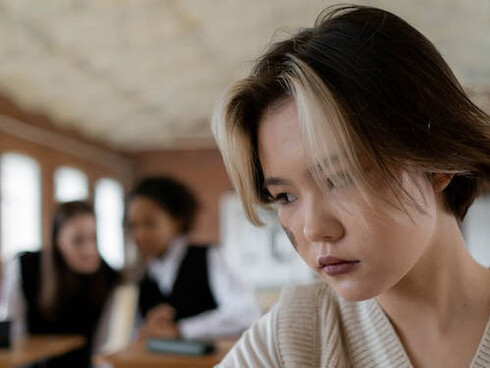 Aluna se sente violentada por mau comportamento de seus colegas de sala