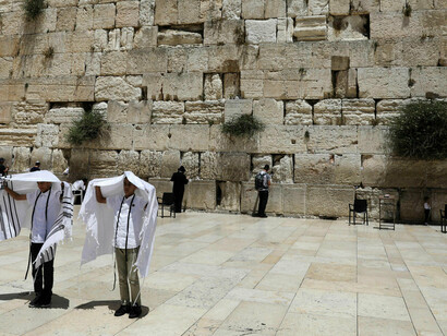 Mur des lamentations, Jérusalem. La création de la République de la Ville Sainte pourrait être une étape vers la paix durable en Israël et Palestine, en offrant une solution partagée et reconnue internationalement pour la gestion de Jérusalem