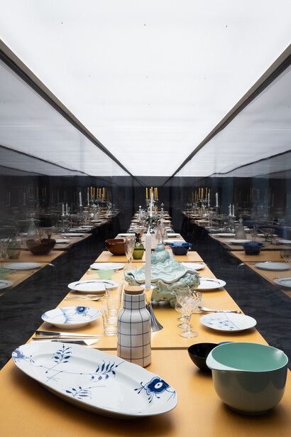 Various artists, Little table, cover thyself! Exhibition view. Courtesy of Designmuseum Danmark