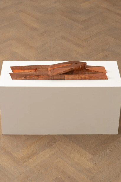 Lucy Skaer, La chasse (copper hare 1), 2018. Courtesy of GRIMM Gallery