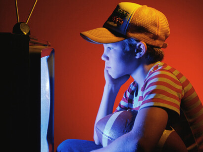 Discriminación en televisión. Educándose frente a la caja tonta