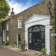 Sydney Mews Gallery