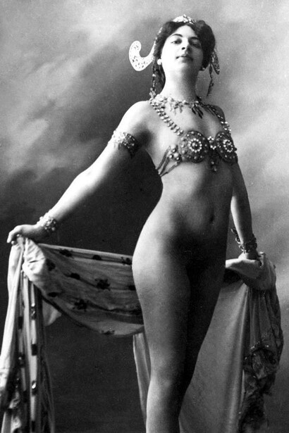 Mata Hari bailando