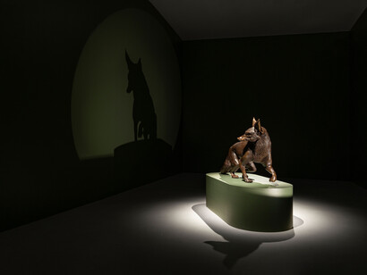 Emma Webster, The engine of beasts, exhibition view. Courtesy of Galerie Perrotin