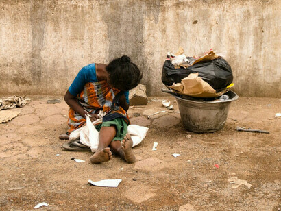 Femme extrêmement pauvre, Inde