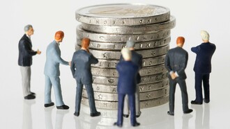 Por mais voltas que se deem, o ponto de partida é sempre o mesmo. Por mais que se diga que a educação é importante, no fim, as oportunidades nem sempre são iguais para todos. Sobretudo para as mulheres. Em pleno século XXI, ainda se fala em desigualdade de gênero e salarial entre homens e mulheres