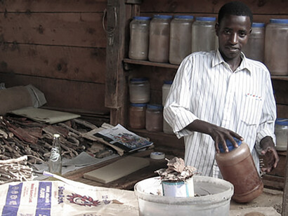 Médecines traditionnelles en Afrique. Les médecines traditionnelles s’appuient sur de véritables connaissances scientifiques