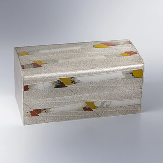 Oshiyama Motoko, Kakuhanmon box “Hoga“ (Sprout), 2021. Courtesy of Onishi Gallery