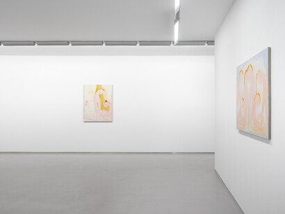 Sarah Bogner, Fallende früchte, exhibition view. Courtesy of Galerie Bernd Kugler