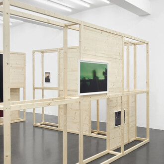 Paul Hutchinson, Selected citizens, exhibition view. Courtesy of Sies+Höke Galerie