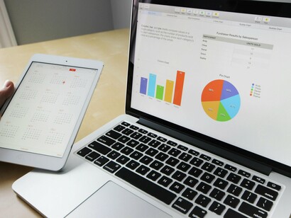 Come sempre è dall’analisi che si deve partire: le analisi di mercato vengono spesse fatte attraverso grafi e schemi