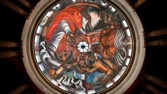 Mural "El hombre creador y rebelde" (1937 - 1935) de José Clemente Orozco en la cúpula del Paraninfo Enrique Díaz de León del Museo de las Artes de la Universidad de Guadalajara en Guadalajara, Jalisco, México