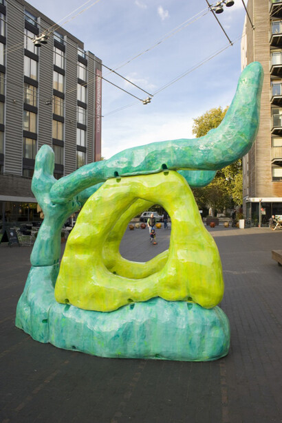 Karen Tang ‘Synapsid’, 2014, Sculpture at Bermondsey Square: Commission 1, Image Courtesy of Vitrine, Photographer Jonathan Bassett