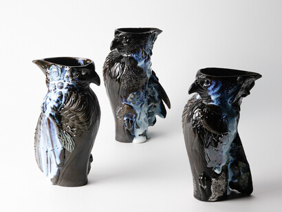 Oishi Sayaka 大石早矢香, Soar series: 3 vessels (carafes). Courtesy of Dai Ichi Arts