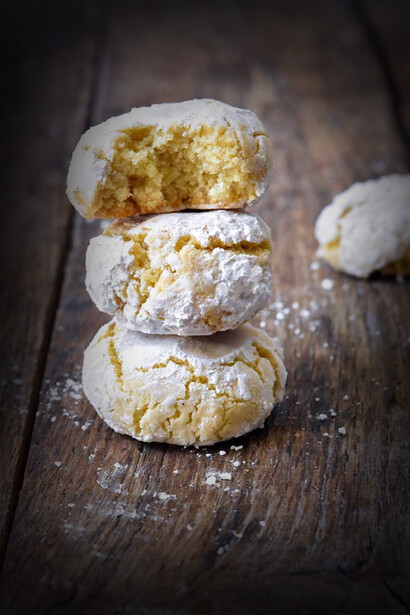 Italian amaretti cookies were Valentina's favorities