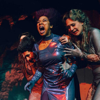 Ulrike Maria Stuart. Courtesy of the Deutsches Theater