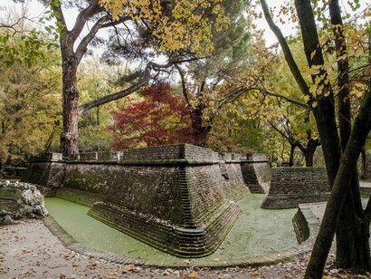 MAdrid. Caminos del Jardín de "El Capricho"
