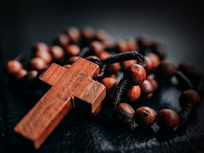 Detalle de un crucifijo de madera, símbolo por excelencia de la cristiandad