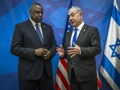 Israeli Prime Minister Benjamin Netanyahu and United States Secretary of Defense Lloyd Austin talking