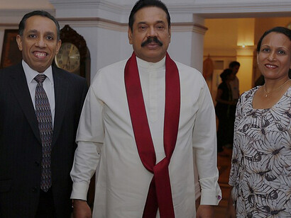 Anuradha Dullewe Wijeyeratne & his wife Mrs.Dayanganie Dullewe Wijeyeratne with Hon Mahinda Rajapaksa