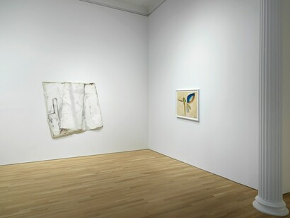 Suzanne Jackson, Light and paper, exhibition view. Courtesy of Ortuzar Projects