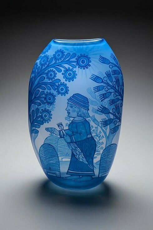 Cappy Thompson, Blue sun, Made at the Museum in 2012. Courtesy of the Museum of Glass