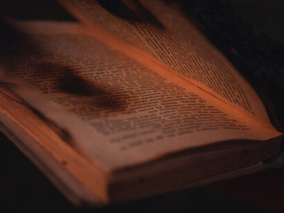 Todos están inmersos en el velo de la tradición y de los prejuicios que pueden confundirnos