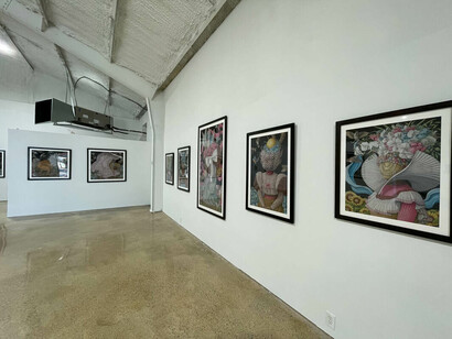 Win Wallace, Before the darkness settles, exhibition view. Courtesy of Ro2 Art Gallery