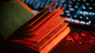 La inteligencia artificial está redefiniendo el paradigma de la creación literaria y obliga a repensar el papel del autor en el siglo XXI