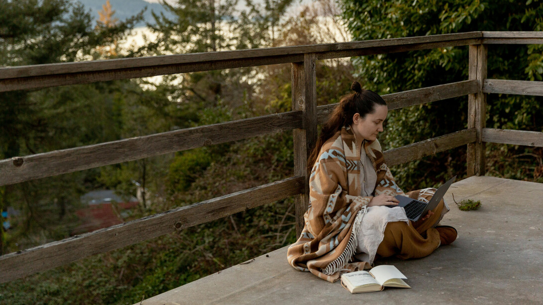 Saiba como o visto para nômades digitais oferece a oportunidade de viver e trabalhar remotamente em diferentes países, explorando novas culturas e contribuindo para a economia local. entenda os benefícios e desafios dessa vida nômade