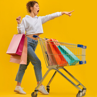 Consumidora. Acontece que os consumidores não procuram apenas o produto