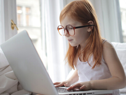 O ensino remoto se tornou realidade para a comunidade escolar no Brasil e no mundo