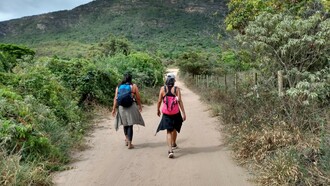 Mulheres Diamantinas é uma iniciativa de arte-cultura e cura, integrativa, prática, instrutiva e inspiradora, que reúne Mulheres com a Dança, a Natureza e os Elementos criativos e culturais de ambas, com o propósito de fortalecer a Autonomia e a Presença artística e atuante de Mulheres rurais no cenário cultural do Vale do Capão, distrito rural de Caeté Açú / Palmeiras / Chapada Diamantina, além de ampliar a visibilidade para o mundo, por meio de comunicação e mídias digitais, visa beneficiar a expressividade e saúde dos corpos femininos, bem como abrir espaço para formação de base, a partir da criação de rede de apoio transdisciplinar, inicialmente através de comunidade digital