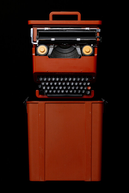 Ettore Sottass and Perry A. King, Typewriter “Valentine”, 1969. Courtesy of Museum für Kunst und Gewerbe Hamburg