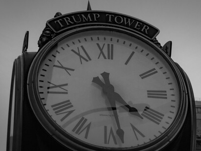 The clock is located the sidewalk opposite the main entrance on the Fifth Avenue, New York, USA