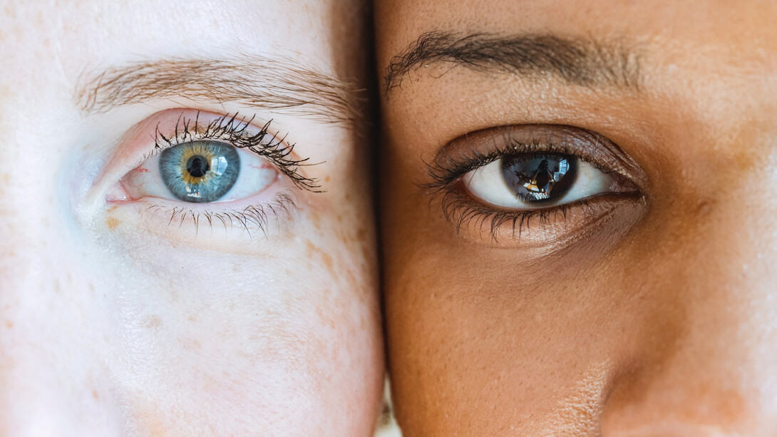 Acercamiento a los ojos de dos mujeres