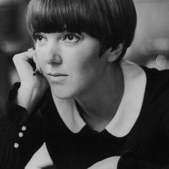 Mary Quant at her apartment in Draycott Place, Chelsea, London, c.1965 © Keystone-France/Gamma-Keystone/Getty Images