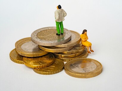 Il bilancio di stato è un piano che determina come le risorse economiche del paese verranno allocate tra i vari settori pubblici, come sanità, istruzione, difesa e infrastrutture